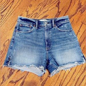 Abercrombie High Rise Mom Short 4” - Curve Love, Size 27/4